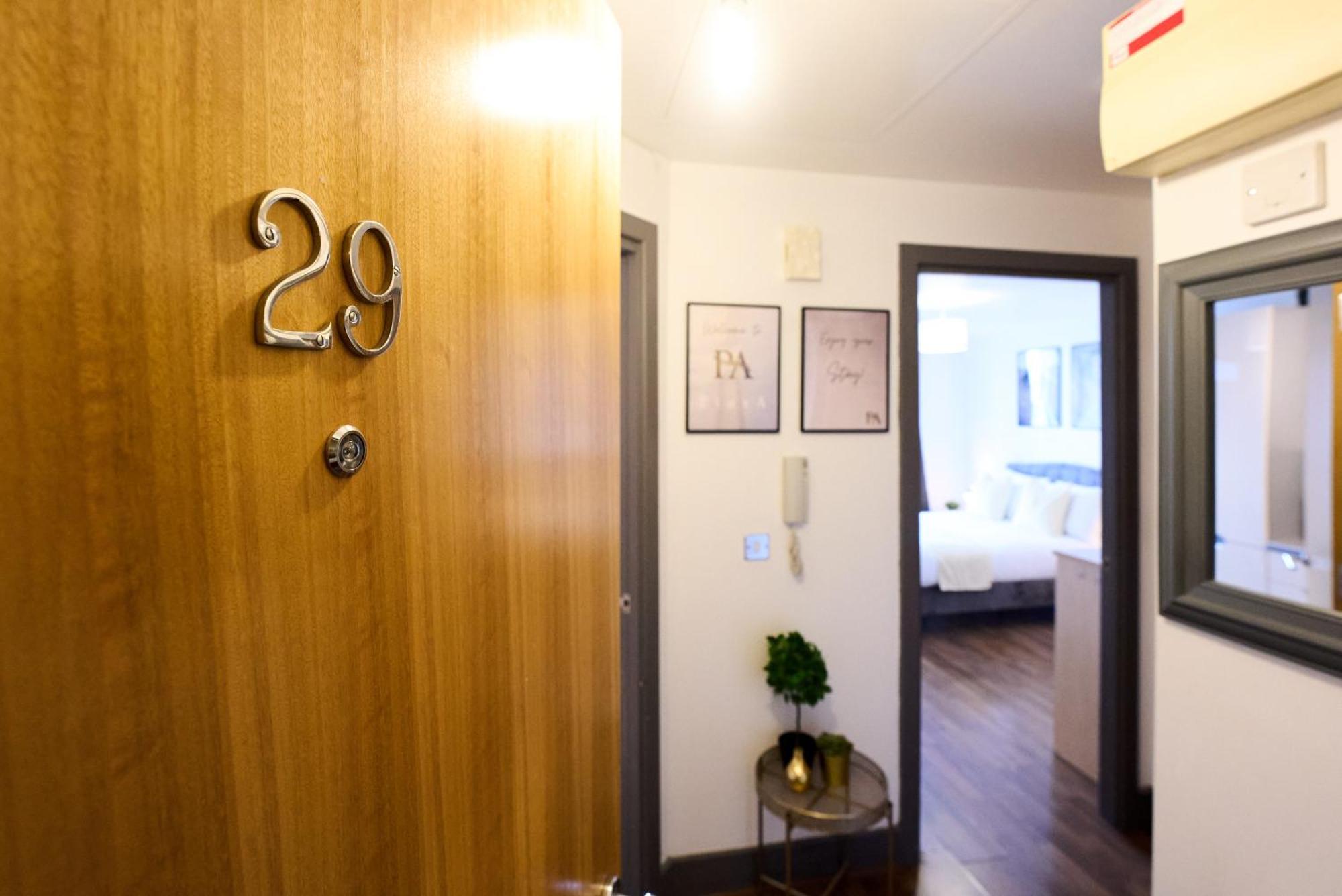 Apartment Modern Living, Prime Location - Pluxa Masonway Birmingham