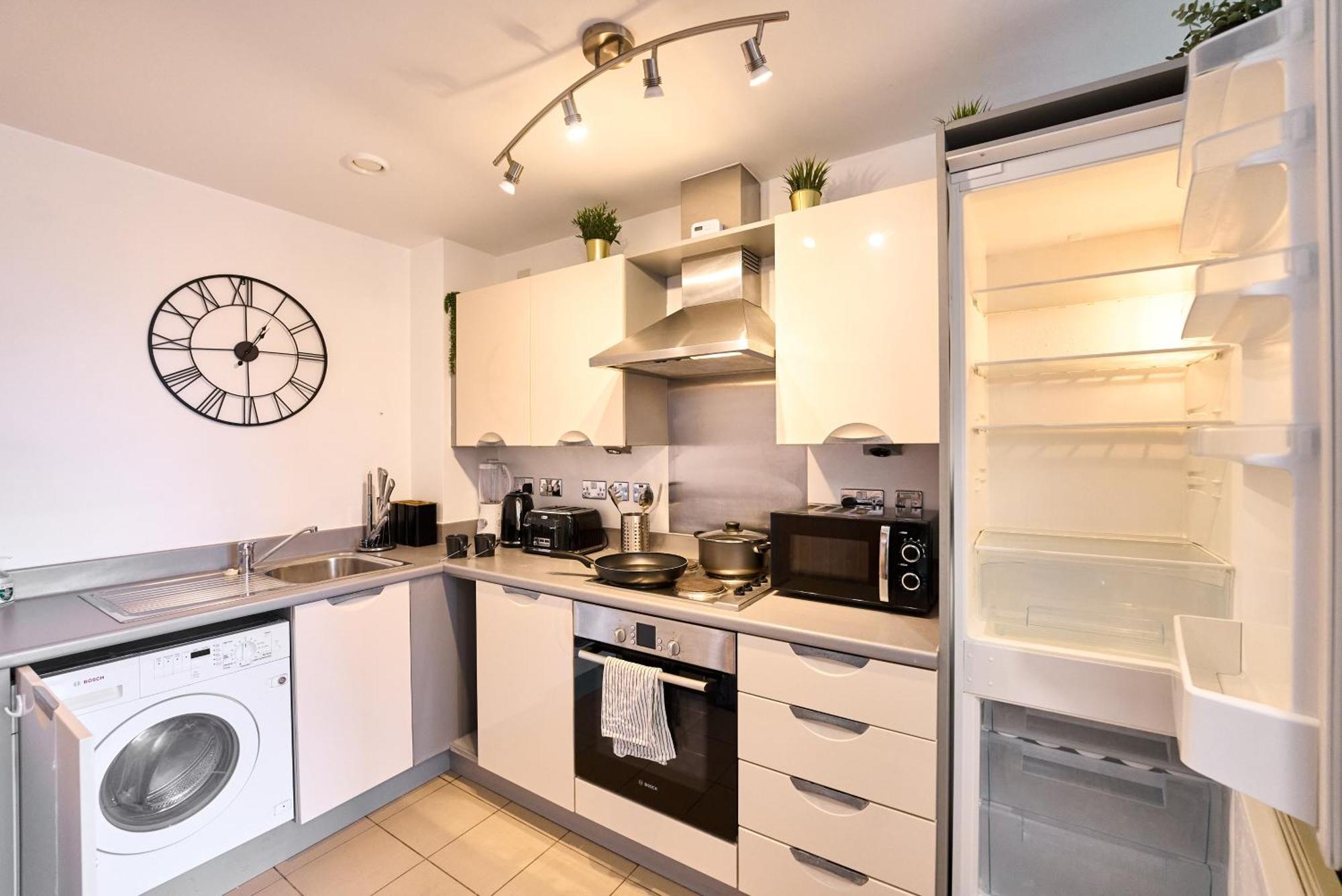 Modern Living, Prime Location - Pluxa Masonway Birmingham